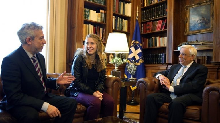 Τσίπρας και Παυλόπουλος υποδέχθηκαν την Τσολακίδου! «Η κυβέρνηση θα είναι στο πλευρό της» | Newsit.gr Τσίπρας και Παυλόπουλος υποδέχθηκαν την Τσολακίδου! «Η κυβέρνηση θα είναι στο πλευρό της» | Newsit.gr