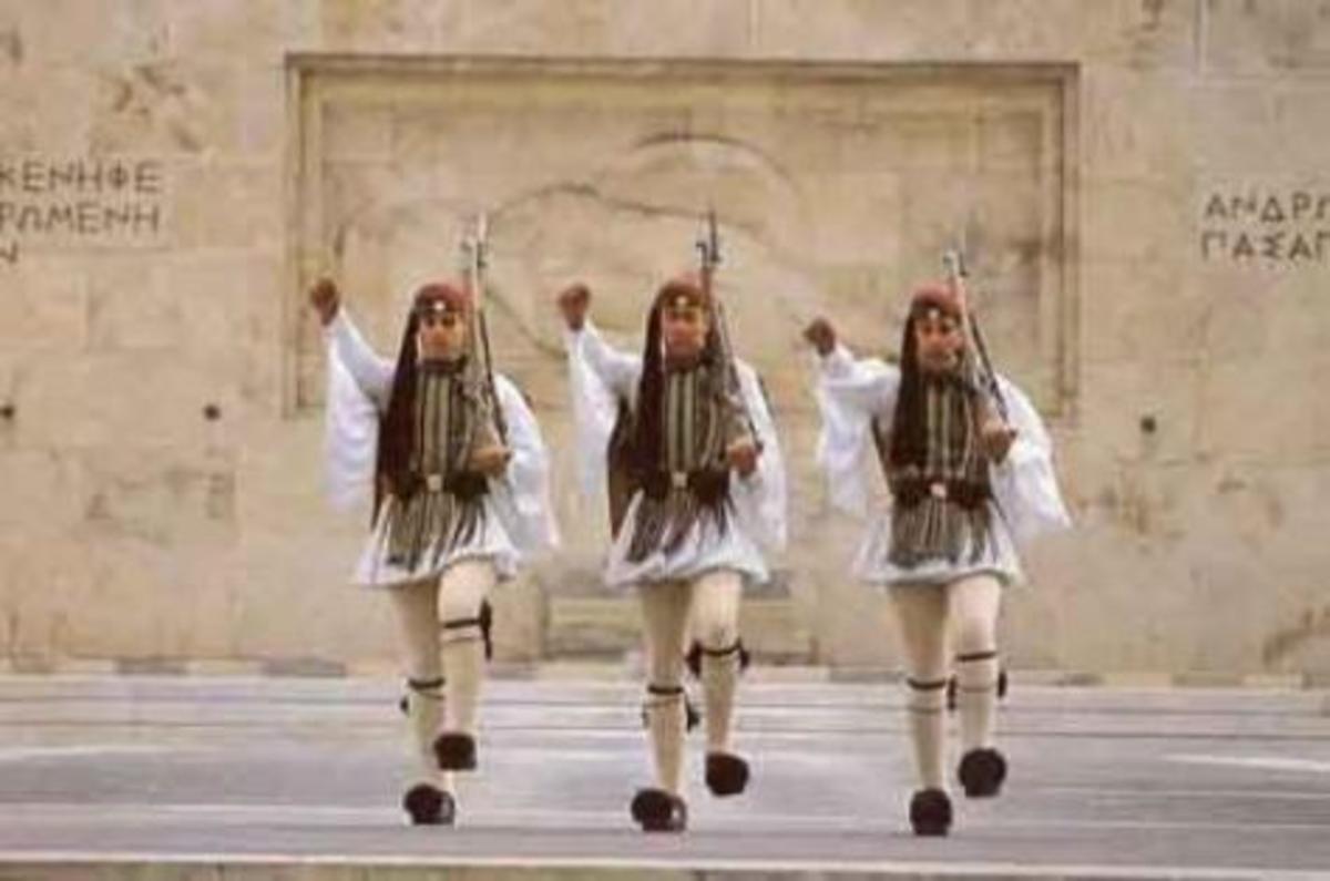 Οι θεαματικότερες προεδρικές τιμητικές φρουρές του κόσμου | Newsit.gr Οι θεαματικότερες προεδρικές τιμητικές φρουρές του κόσμου | Newsit.gr