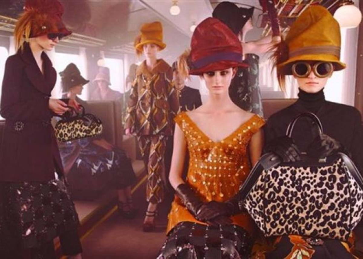 Louis Vuitton: H καμπάνια του οίκου εμπνέεται από το express του μεσονυκτίου! | Newsit.gr Louis Vuitton: H καμπάνια του οίκου εμπνέεται από το express του μεσονυκτίου! | Newsit.gr