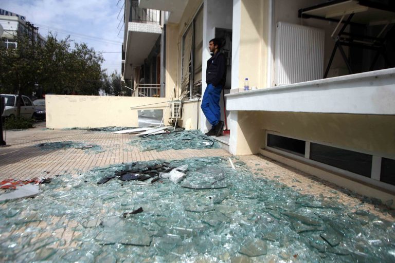 Της έσπασε το μαγαζί για να μην του «κλέψει» την πελατεία | Newsit.gr Της έσπασε το μαγαζί για να μην του «κλέψει» την πελατεία | Newsit.gr