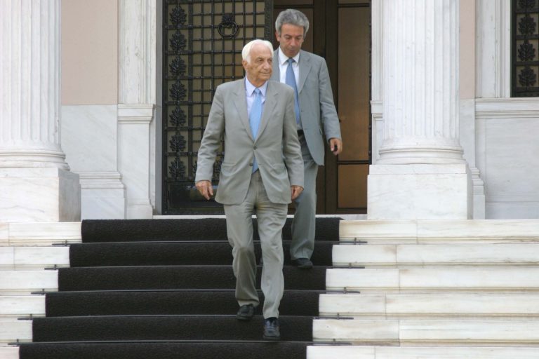 Κηδεύτηκε ο Τζανής Τζανετάκης | Newsit.gr Κηδεύτηκε ο Τζανής Τζανετάκης | Newsit.gr