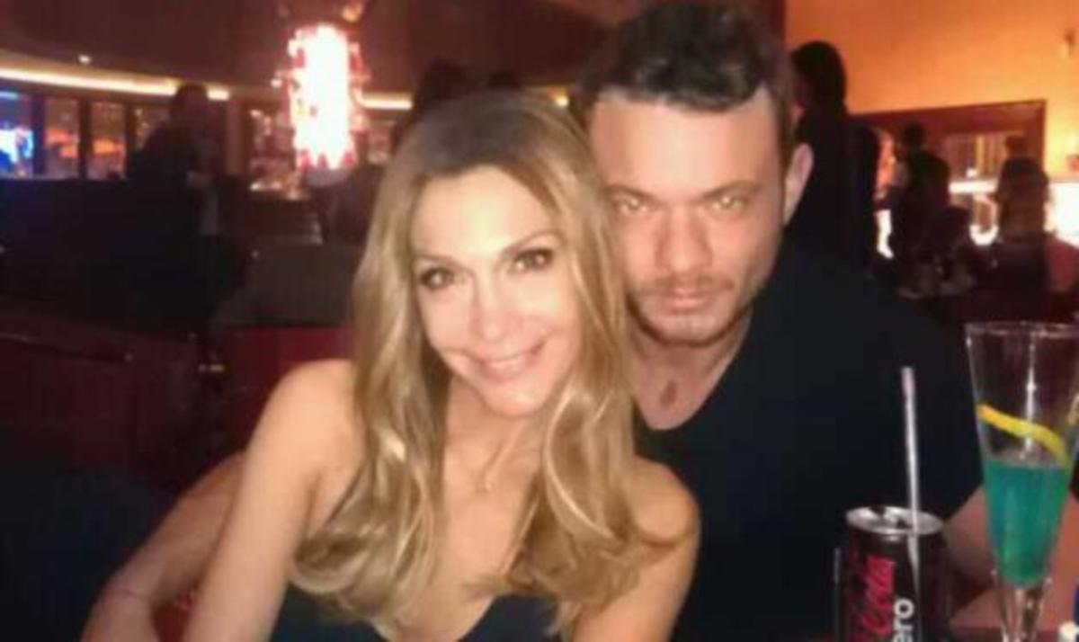 Δ. Βανδή: Ταξίδεψε στην Αφρική για συναυλία! Φωτογραφίες | Newsit.gr Δ. Βανδή: Ταξίδεψε στην Αφρική για συναυλία! Φωτογραφίες | Newsit.gr