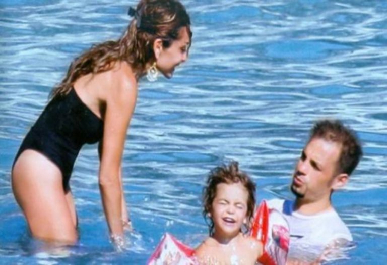 Η Δέσποινα Βανδή με την οικογένειά της στην Κεφαλονιά! | Newsit.gr Η Δέσποινα Βανδή με την οικογένειά της στην Κεφαλονιά! | Newsit.gr