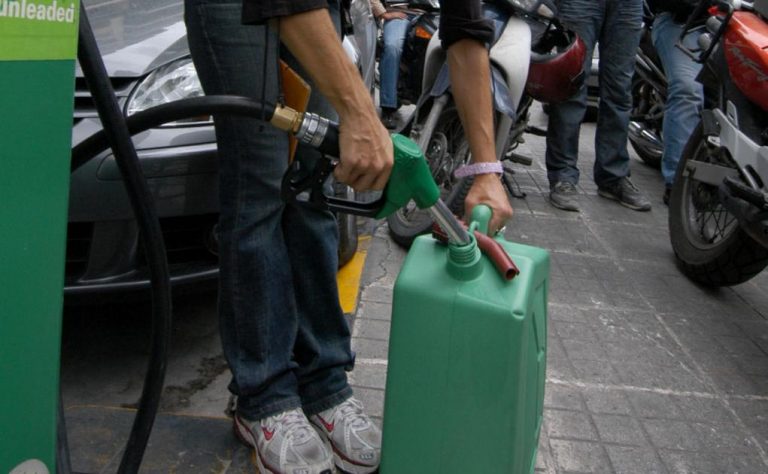 Κοζάνη: Έκλεψαν πετρέλαιο θέρμανσης για να γεμίσουν το αυτοκίνητό τους! | Newsit.gr Κοζάνη: Έκλεψαν πετρέλαιο θέρμανσης για να γεμίσουν το αυτοκίνητό τους! | Newsit.gr