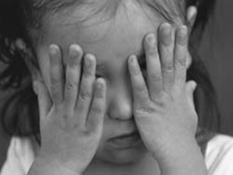 Βίαζε τη θετή του κόρη | Newsit.gr Βίαζε τη θετή του κόρη | Newsit.gr
