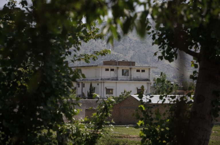 Έπιασαν τον εργολάβο που έχτισε το κρησφύγετο του Οσάμα | Newsit.gr Έπιασαν τον εργολάβο που έχτισε το κρησφύγετο του Οσάμα | Newsit.gr