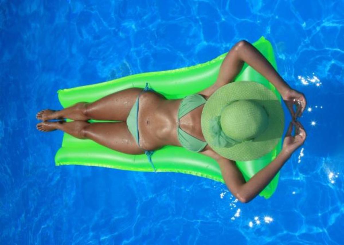 Summer Luck! Το ήξερες ότι η ηλιοθεραπεία σε αδυνατίζει; | Newsit.gr Summer Luck! Το ήξερες ότι η ηλιοθεραπεία σε αδυνατίζει; | Newsit.gr