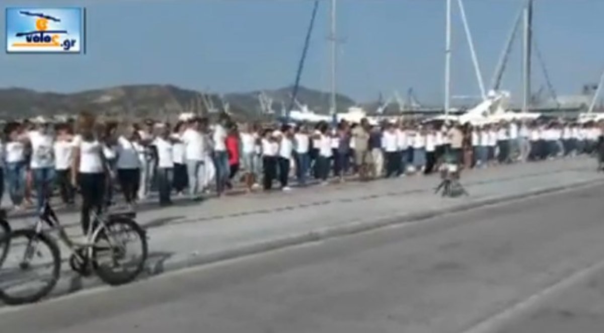 Συρτάκι για… Γκίνες στο Βόλο! Video | Newsit.gr Συρτάκι για… Γκίνες στο Βόλο! Video | Newsit.gr