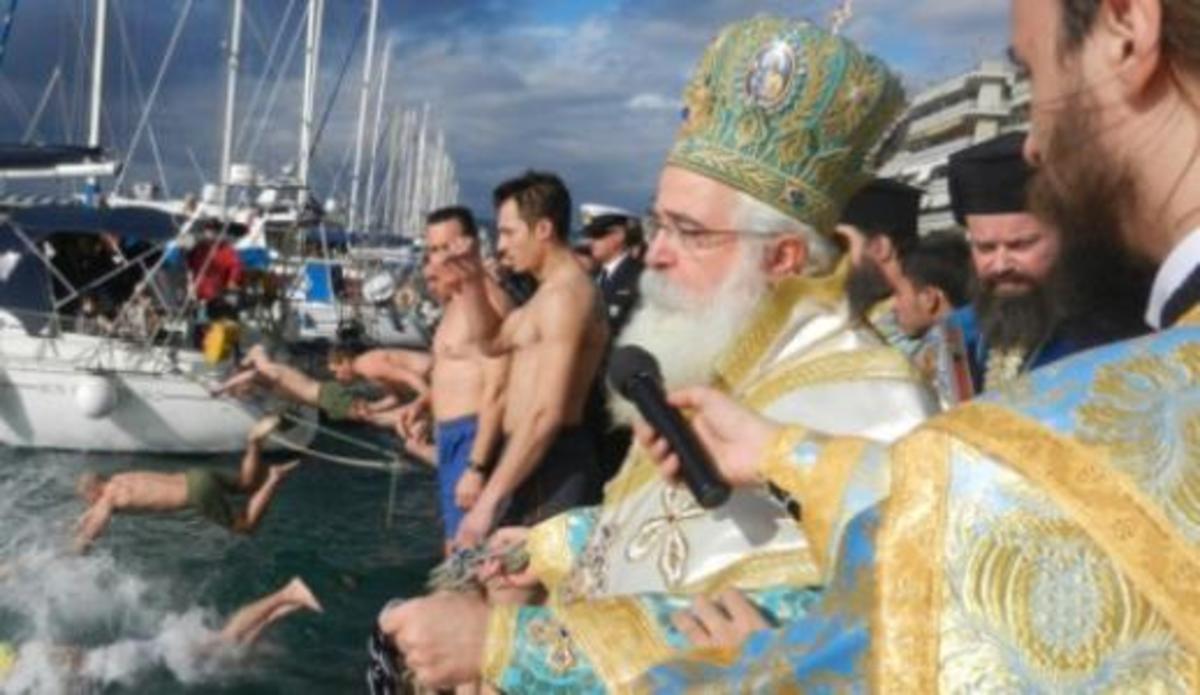 Απολυμένοι παραλίγο να πετάξουν στην θάλασσα τους Βουλευτές Μαγνησίας | Newsit.gr Απολυμένοι παραλίγο να πετάξουν στην θάλασσα τους Βουλευτές Μαγνησίας | Newsit.gr