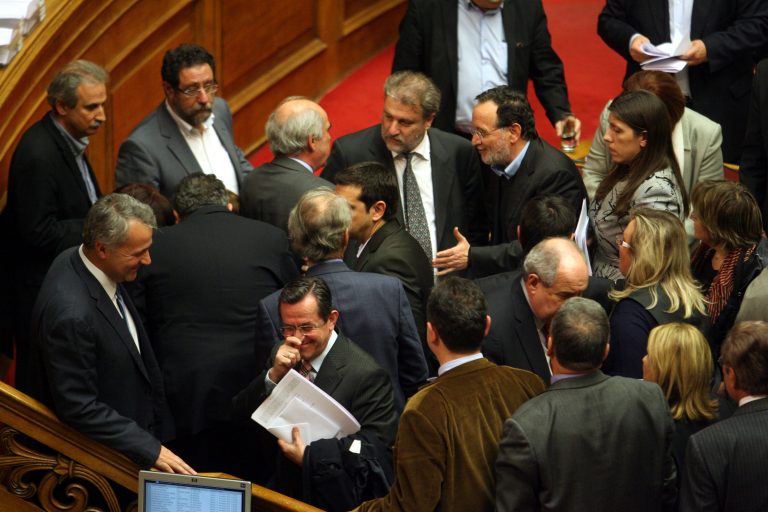 Κόντρες εκτός ορίων με βιντεο-μαχίες και ασύλληπτους χαρακτηρισμούς | Newsit.gr Κόντρες εκτός ορίων με βιντεο-μαχίες και ασύλληπτους χαρακτηρισμούς | Newsit.gr