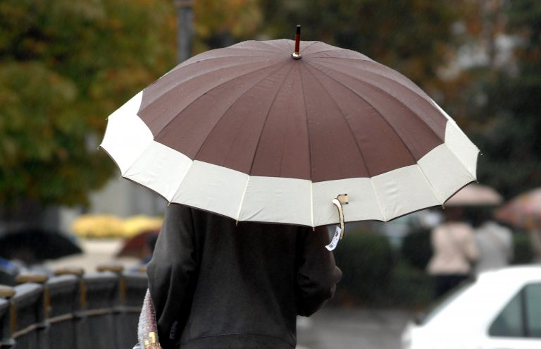 Δε μας αφήνουν βροχές και καταιγίδες | Newsit.gr Δε μας αφήνουν βροχές και καταιγίδες | Newsit.gr