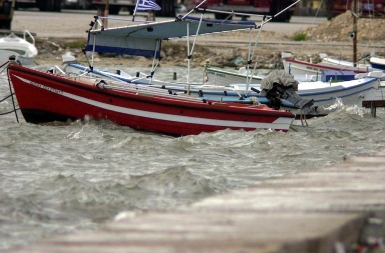 Παραμένουν τα προβλήματα στα λιμάνια λόγω ανέμων | Newsit.gr Παραμένουν τα προβλήματα στα λιμάνια λόγω ανέμων | Newsit.gr