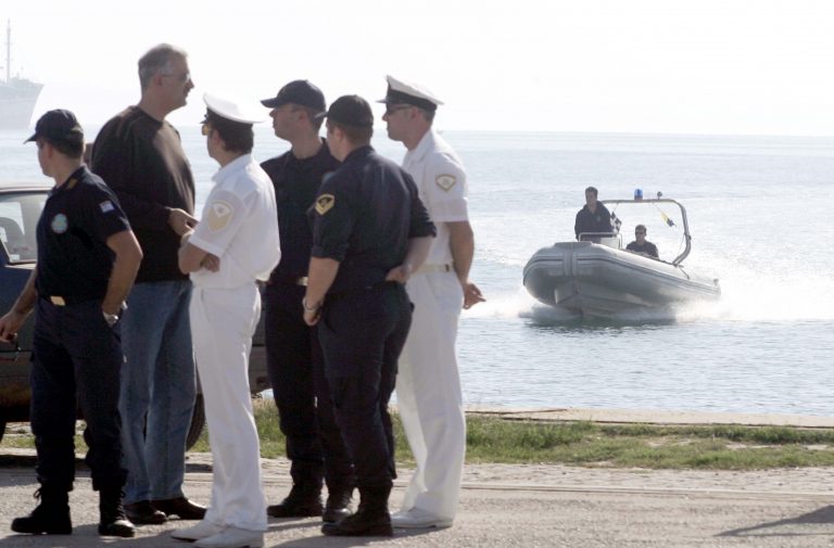 Καλαμάτα: Βυθίστηκε το σκάφος του αλλά τον έσωσε το Λιμενικό | Newsit.gr Καλαμάτα: Βυθίστηκε το σκάφος του αλλά τον έσωσε το Λιμενικό | Newsit.gr