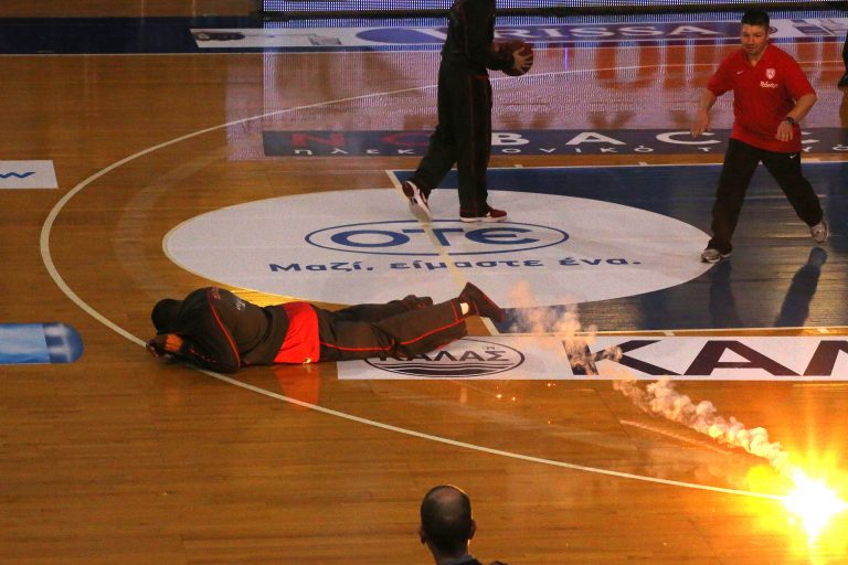 Η στιγμή που φωτοβολίδα χτυπάει τον Χάινς! (VIDEO) | Newsit.gr Η στιγμή που φωτοβολίδα χτυπάει τον Χάινς! (VIDEO) | Newsit.gr