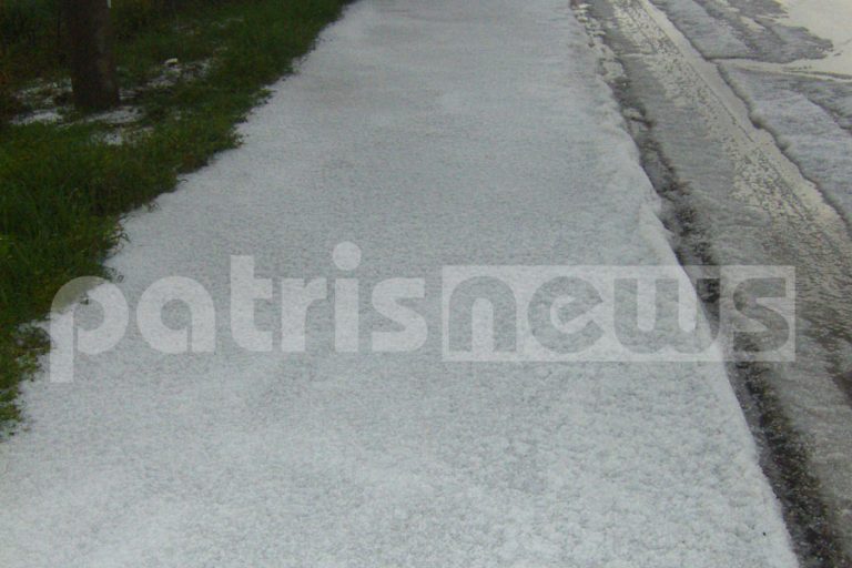 Ηλεία: Σφοδρή χαλαζόπτωση σε Αρετή και Κουρτέσι – Σε απελπισία οι παραγωγοί | Newsit.gr Ηλεία: Σφοδρή χαλαζόπτωση σε Αρετή και Κουρτέσι – Σε απελπισία οι παραγωγοί | Newsit.gr
