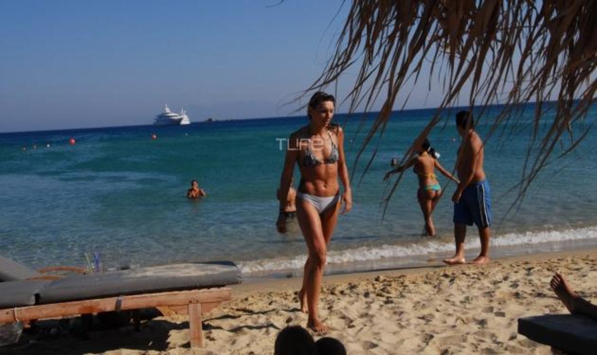 Φ. Χαλκιά: Συνεχίζει τις βουτιές στη Μύκονο! Φωτογραφίες | Newsit.gr Φ. Χαλκιά: Συνεχίζει τις βουτιές στη Μύκονο! Φωτογραφίες | Newsit.gr