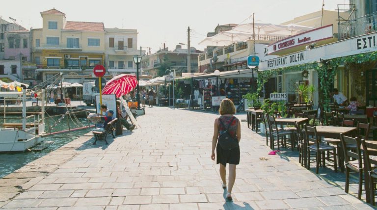 Χανιά: Πάνω από 22.000 εκδρομείς είχαν φτάσει το πρωί στο Νομό. | Newsit.gr Χανιά: Πάνω από 22.000 εκδρομείς είχαν φτάσει το πρωί στο Νομό. | Newsit.gr