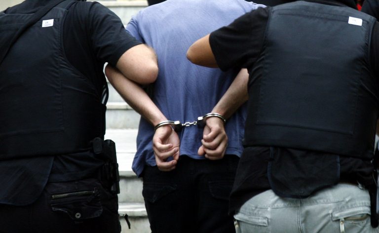 Λάρισα: Πιάστηκαν οι τέσσερις απαγωγείς | Newsit.gr Λάρισα: Πιάστηκαν οι τέσσερις απαγωγείς | Newsit.gr