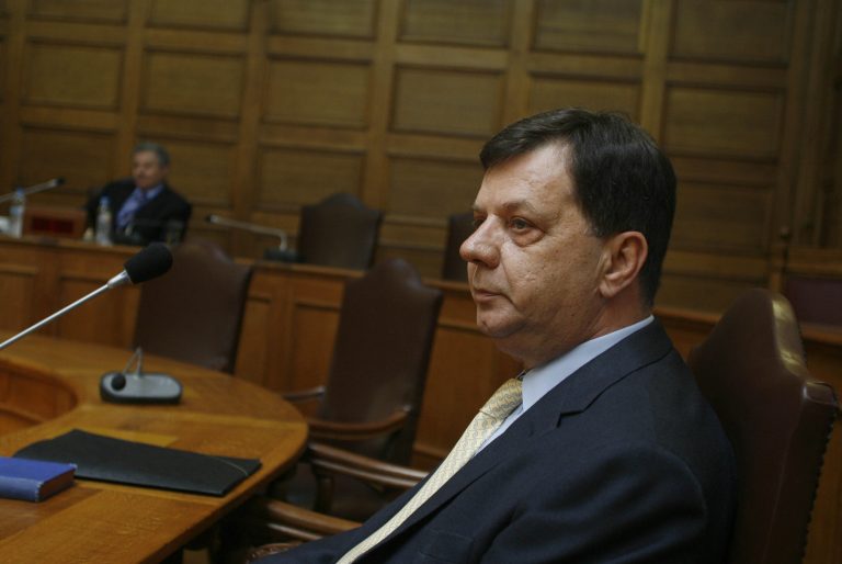 Ο πρώην υφυπουργός Εσωτερικών στη δίκη των «Πυρήνων της Φωτιάς» | Newsit.gr Ο πρώην υφυπουργός Εσωτερικών στη δίκη των «Πυρήνων της Φωτιάς» | Newsit.gr