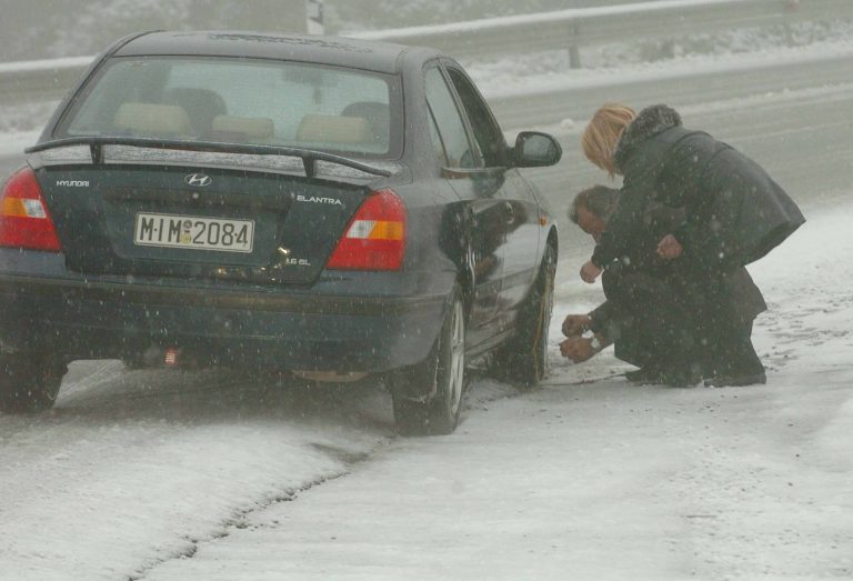 Απαραίτητες οι αλυσίδες προς Καρπενήσι | Newsit.gr Απαραίτητες οι αλυσίδες προς Καρπενήσι | Newsit.gr