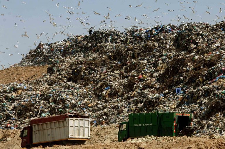 Ανθρώπινα μέλη και φιάλες με αίμα, στα σκουπίδια….. | Newsit.gr Ανθρώπινα μέλη και φιάλες με αίμα, στα σκουπίδια….. | Newsit.gr