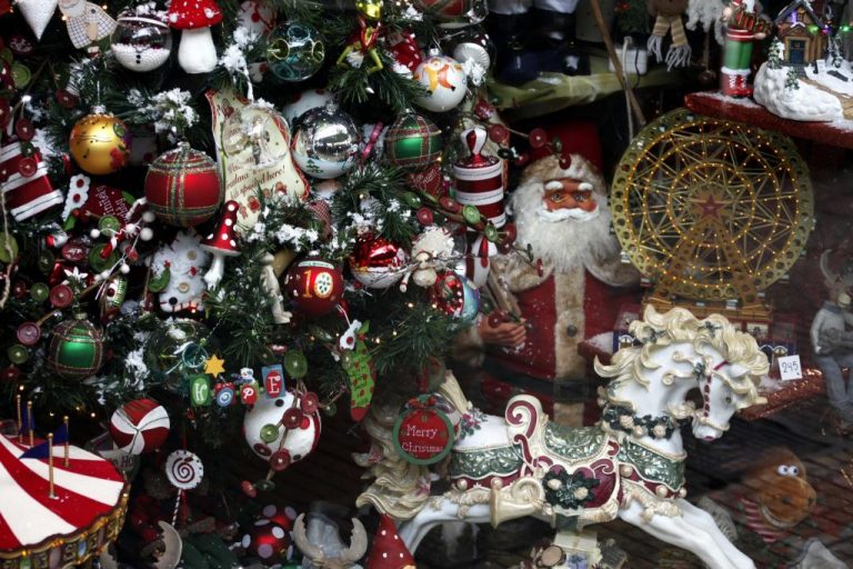 Έλεος! Έκλεψαν τη Χριστουγεννιάτικη διακόσμηση του γηροκομείου στην Πάτρα! | Newsit.gr Έλεος! Έκλεψαν τη Χριστουγεννιάτικη διακόσμηση του γηροκομείου στην Πάτρα! | Newsit.gr
