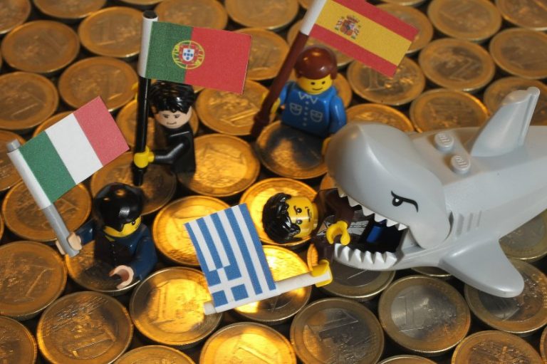 Financial Times: Τρώγοντας το ευρώ! | Newsit.gr Financial Times: Τρώγοντας το ευρώ! | Newsit.gr