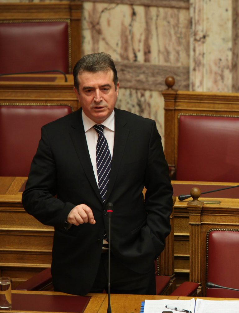 Κόντρα Χρυσοχοϊδη-Καρατζαφέρη στη Βουλή | Newsit.gr Κόντρα Χρυσοχοϊδη-Καρατζαφέρη στη Βουλή | Newsit.gr