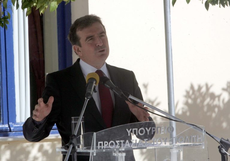 Μετανάστες προσλαμβάνονται στα Αστυνομικά Τμήματα | Newsit.gr Μετανάστες προσλαμβάνονται στα Αστυνομικά Τμήματα | Newsit.gr