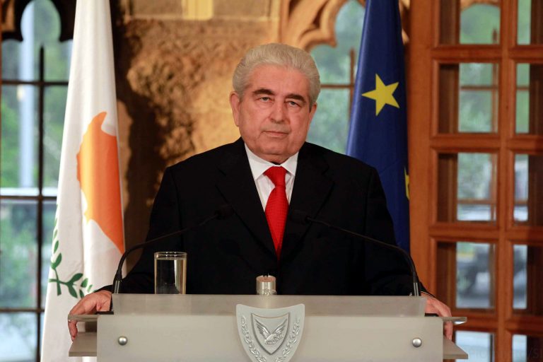 Χριστόφιας: Ο κυπριακός λαός θα καταφέρει και πάλι να σταθεί όρθιος | Newsit.gr Χριστόφιας: Ο κυπριακός λαός θα καταφέρει και πάλι να σταθεί όρθιος | Newsit.gr