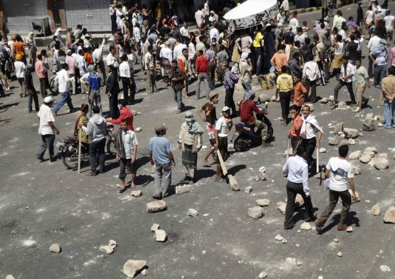 Λουτρό αίματος στις διαδηλώσεις στην Υεμένη – 15 νεκροί και εκατοντάδες τραυματίες | Newsit.gr Λουτρό αίματος στις διαδηλώσεις στην Υεμένη – 15 νεκροί και εκατοντάδες τραυματίες | Newsit.gr