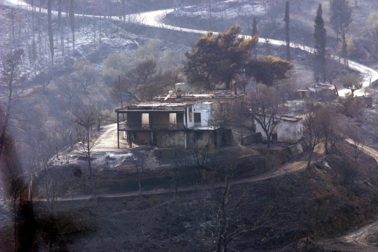 Ζαχάρω: Κάηκαν τέσσερα σπίτια | Newsit.gr Ζαχάρω: Κάηκαν τέσσερα σπίτια | Newsit.gr
