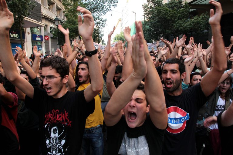 Θεσσαλονίκη: Μάθημα… στο δρόμο! | Newsit.gr Θεσσαλονίκη: Μάθημα… στο δρόμο! | Newsit.gr