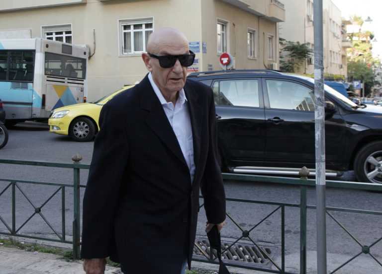 Ζήγρας: Ο Τσοχατζόπουλος ξόδεψε εκατομμύρια για να έχει βουλευτική ασυλία | Newsit.gr Ζήγρας: Ο Τσοχατζόπουλος ξόδεψε εκατομμύρια για να έχει βουλευτική ασυλία | Newsit.gr