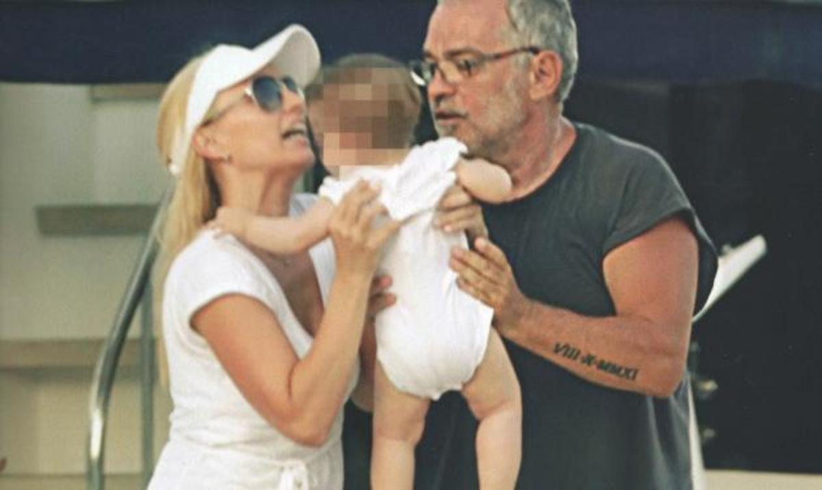 Π. Ζήνα- Γ. Λύρας: Φωτογραφίες από τις πρώτες διακοπές τους με την κόρη τους! | Newsit.gr Π. Ζήνα- Γ. Λύρας: Φωτογραφίες από τις πρώτες διακοπές τους με την κόρη τους! | Newsit.gr