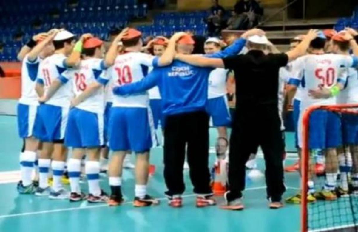 Τσέχοι αθλητές πανηγυρίζουν με το συρτάκι του Ζορμπά! | Newsit.gr Τσέχοι αθλητές πανηγυρίζουν με το συρτάκι του Ζορμπά! | Newsit.gr