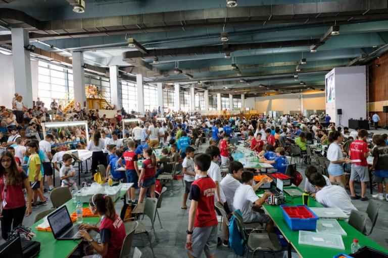 Με 11 ομάδες στην Ολυμπιάδα Εκπαιδευτικής Ρομποτικής η Ελλάδα! H COSMOTE στο πλευρό των μαθητών | Newsit.gr Με 11 ομάδες στην Ολυμπιάδα Εκπαιδευτικής Ρομποτικής η Ελλάδα! H COSMOTE στο πλευρό των μαθητών | Newsit.gr