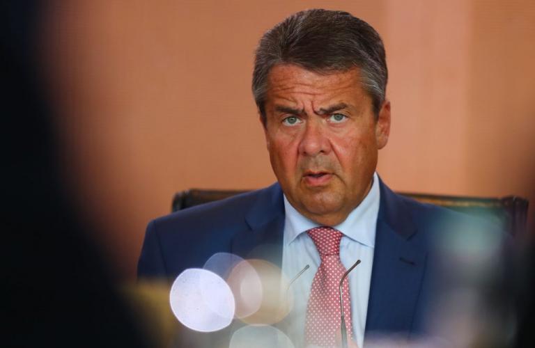 Οπαδοί του Ερντογάν απειλούν την σύζυγο του Γκάμπριελ! | Newsit.gr Οπαδοί του Ερντογάν απειλούν την σύζυγο του Γκάμπριελ! | Newsit.gr