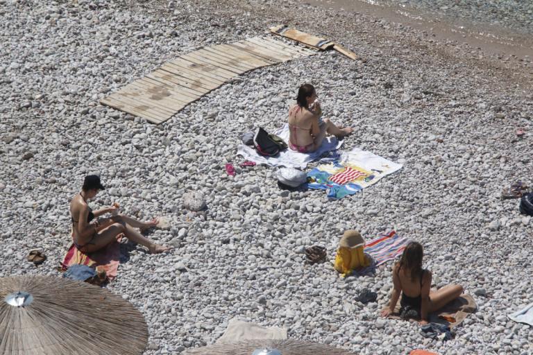 Έπαιρνε σβάρνα τις παραλίες και ξάφριζε λουόμενους και αυτοκίνητα! | Newsit.gr Έπαιρνε σβάρνα τις παραλίες και ξάφριζε λουόμενους και αυτοκίνητα! | Newsit.gr