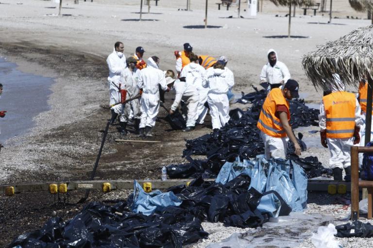 Πετρελαιοκηλίδα: «Σε τρεις ώρες ανταποκρίθηκε ο EMSA» | Newsit.gr Πετρελαιοκηλίδα: «Σε τρεις ώρες ανταποκρίθηκε ο EMSA» | Newsit.gr