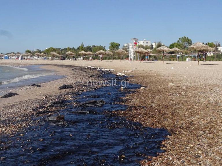 Πετρελαιοκηλίδα: Μαύρισε ο τόπος σε Γλυφάδα, Ελληνικό, Αγιο Κοσμά, Πειραιά | Newsit.gr Πετρελαιοκηλίδα: Μαύρισε ο τόπος σε Γλυφάδα, Ελληνικό, Αγιο Κοσμά, Πειραιά | Newsit.gr