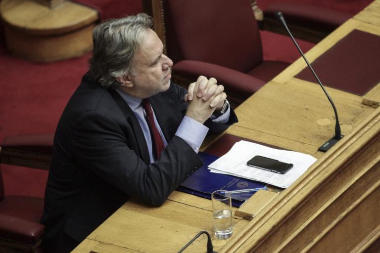Κατρούγκαλος: «Fake news η απόσυρση του Κατάρ από την Ελλάδα» | Newsit.gr Κατρούγκαλος: «Fake news η απόσυρση του Κατάρ από την Ελλάδα» | Newsit.gr