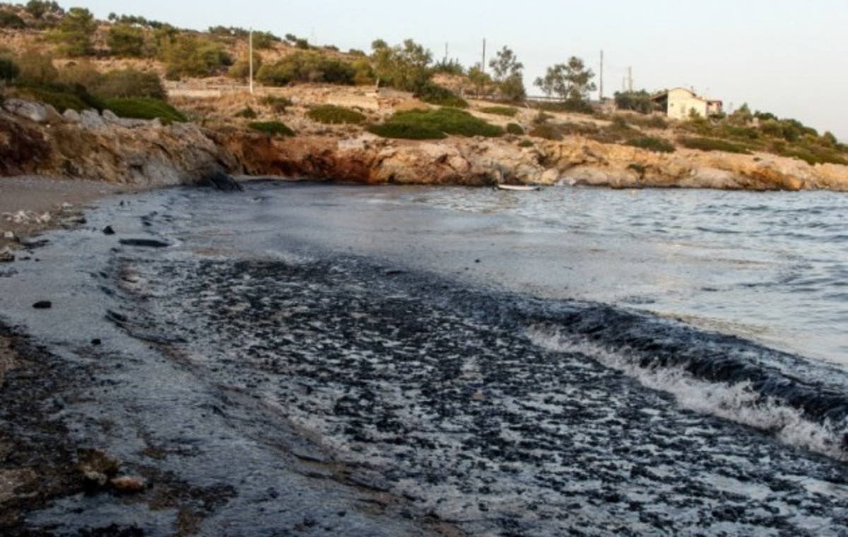 Πετρελαιοκηλίδα στην Αττική: Τι πρέπει να ξέρετε για την υγεία και την ασφάλειά σας | Newsit.gr Πετρελαιοκηλίδα στην Αττική: Τι πρέπει να ξέρετε για την υγεία και την ασφάλειά σας | Newsit.gr