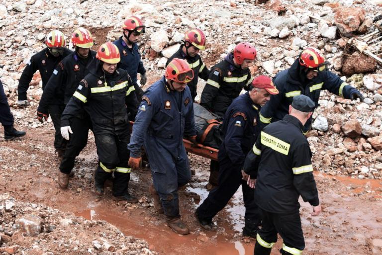 Μάνδρα: Στους 23 οι νεκροί – Εντοπίστηκε νεκρός ο αγνοούμενος κυνηγός – Κατέληξε στο νοσοκομείο μια 82χρονη γυναίκα | Newsit.gr