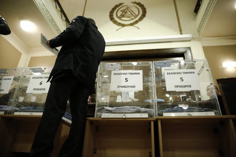 Εκλογές ΔΣΑ: Νίκη του Δημήτρη Βερβεσού στον πρώτο γύρο | Newsit.gr Εκλογές ΔΣΑ: Νίκη του Δημήτρη Βερβεσού στον πρώτο γύρο | Newsit.gr