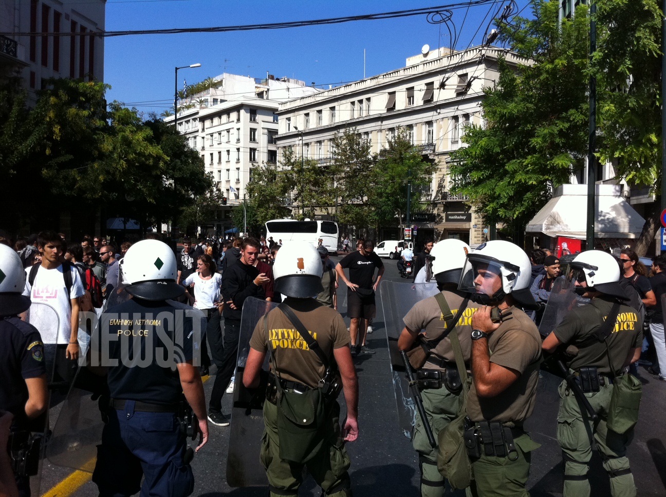 ΩΡΑ 14:28 Αμαλίας και Πανεπιστημίου