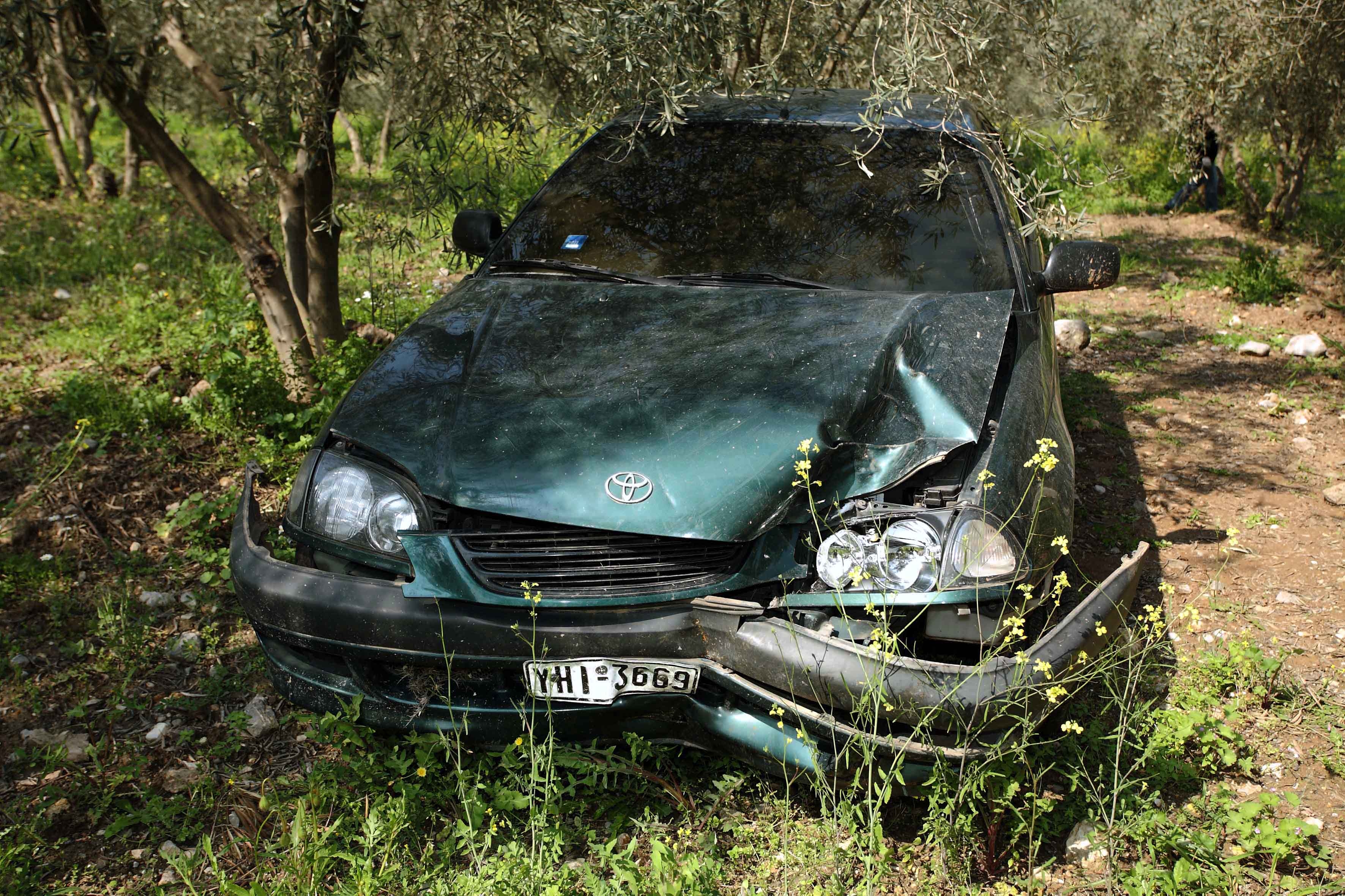 Το αυτοκίνητο που άφησαν πίσω τους οι δράστες...