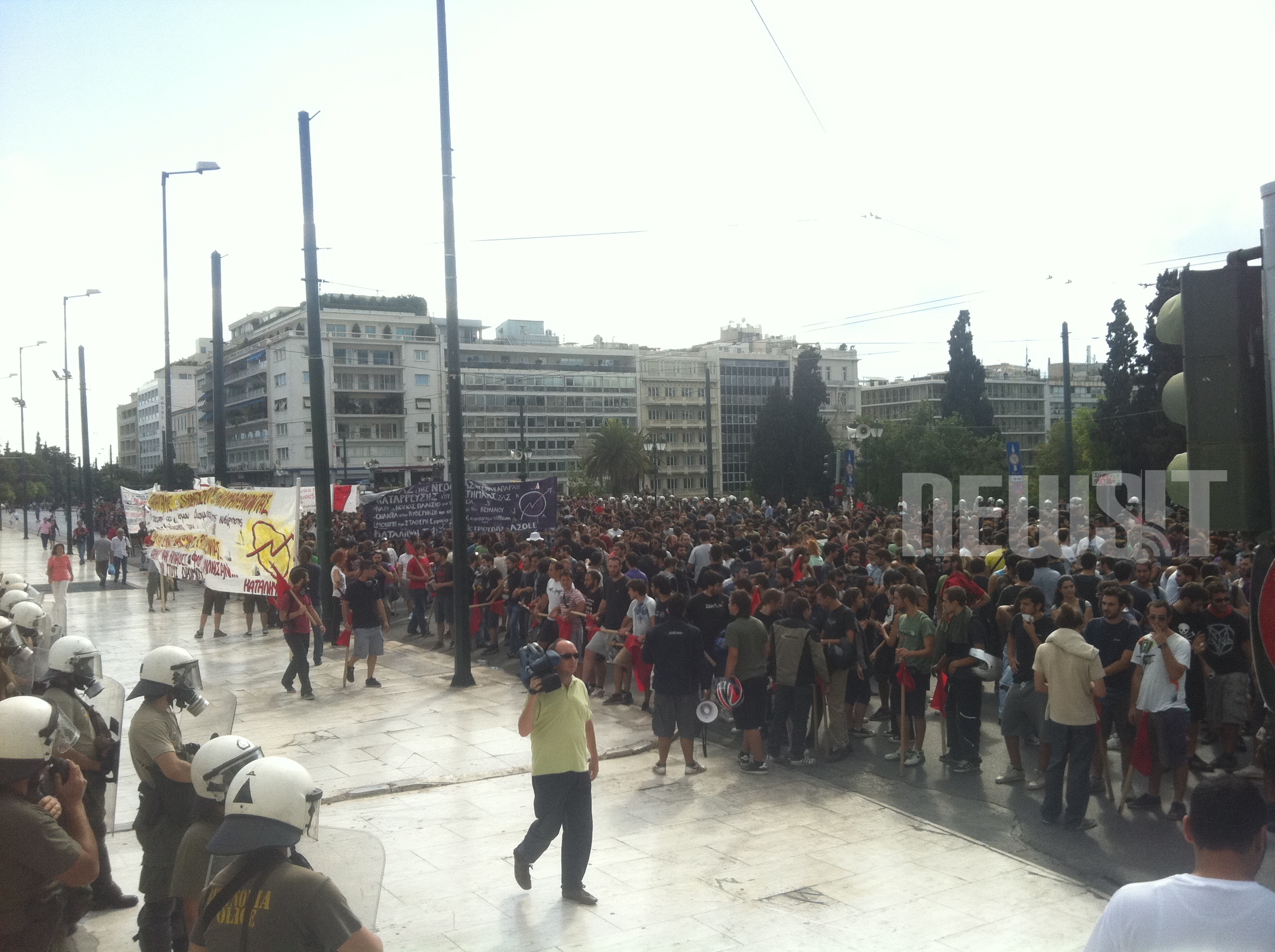 Οι διαδηλωτές στην Αμαλίας