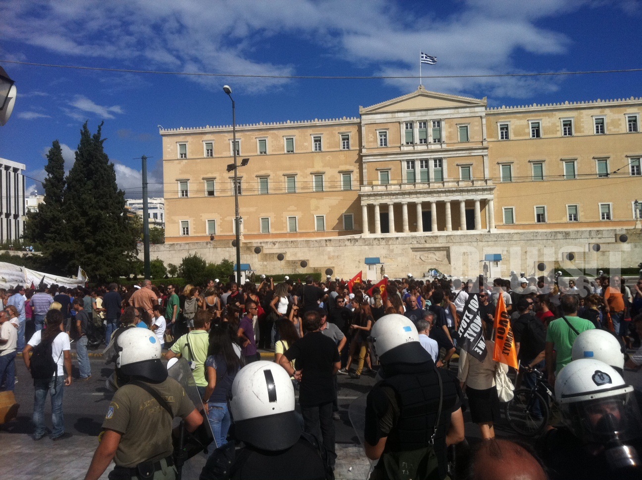 ΩΡΑ 15:55 Στη Βουλή το πανεκπαιδευτικό