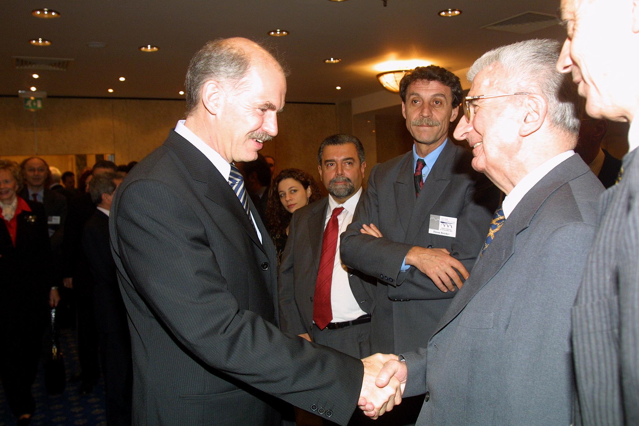 1/12/2002: Με τον Γιώργο Παπανδρέου, τότε υπουργό Εξωτερικών